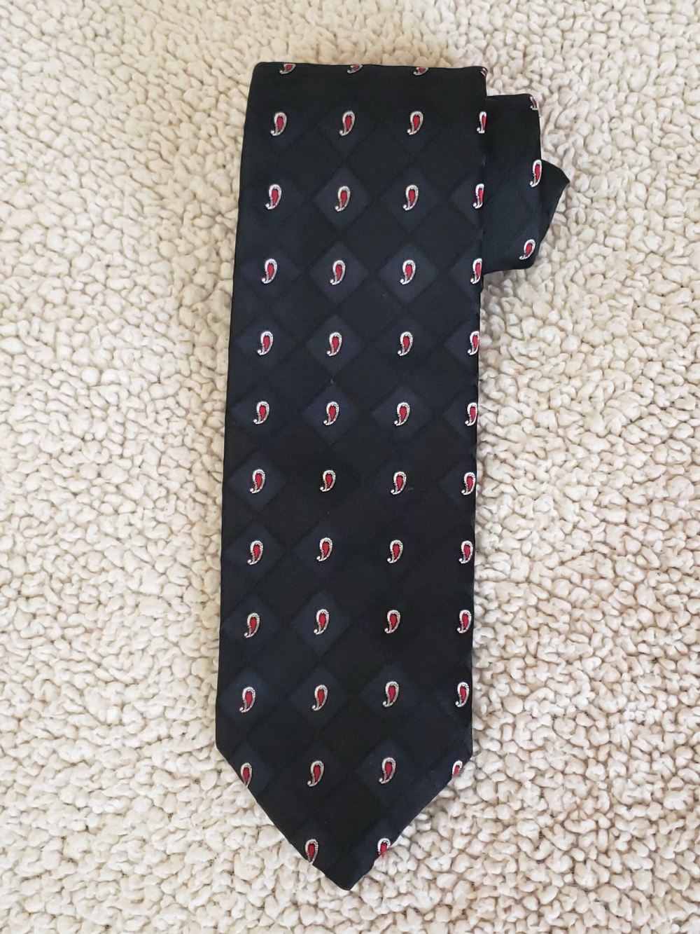 Classic Black Paisley Diamond Neck Tie w/Red Accent | 3"x59"